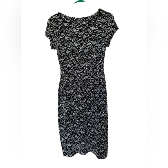 Connected Apparel Short-Sleeve Lace Sheath Dress - Picture 4 of 9
